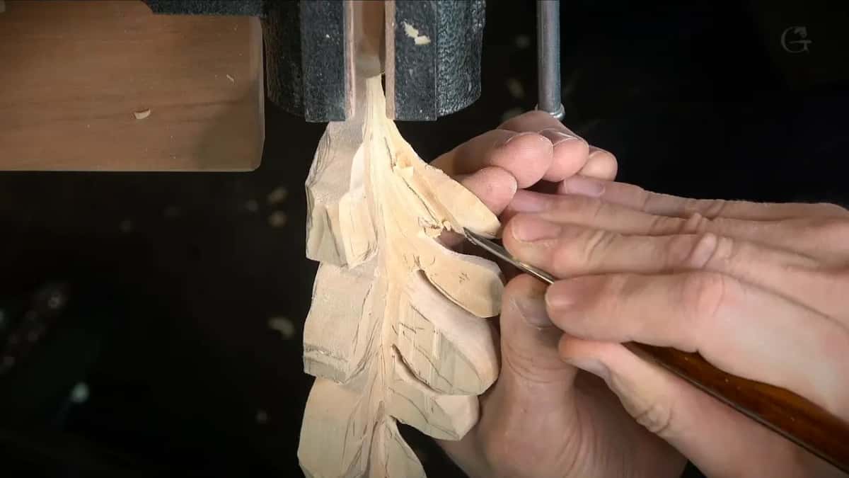 Micro tool, finger underneath