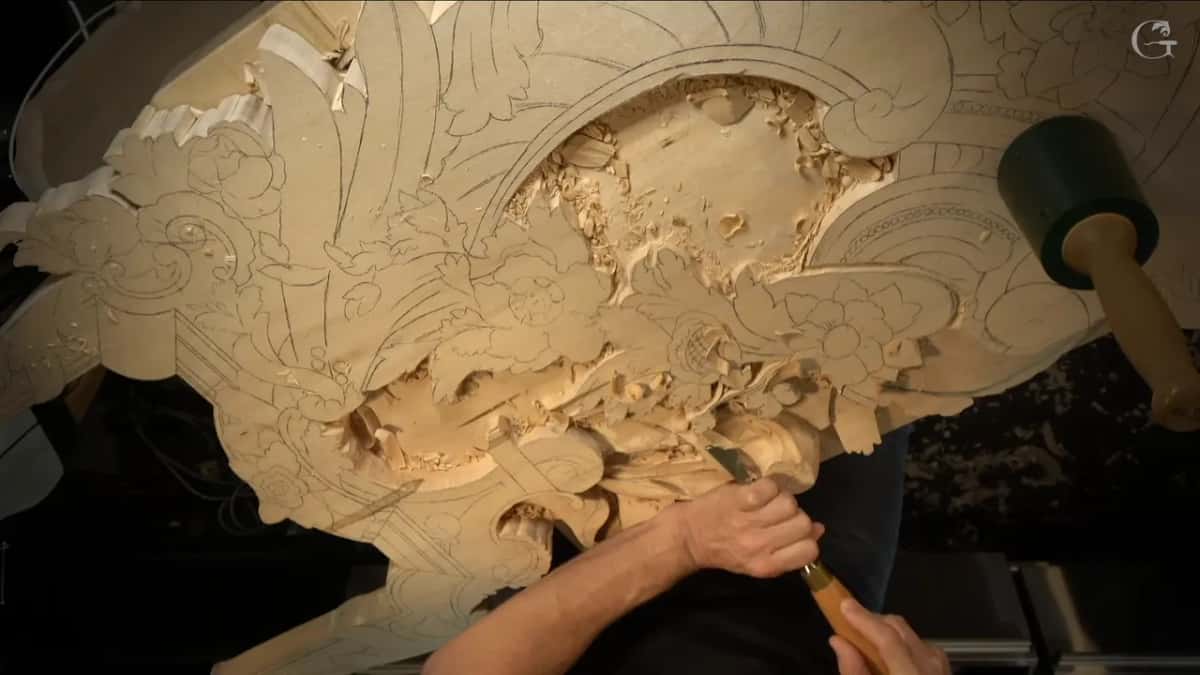 Overhead view of the panel, the flowers still only drawn lines