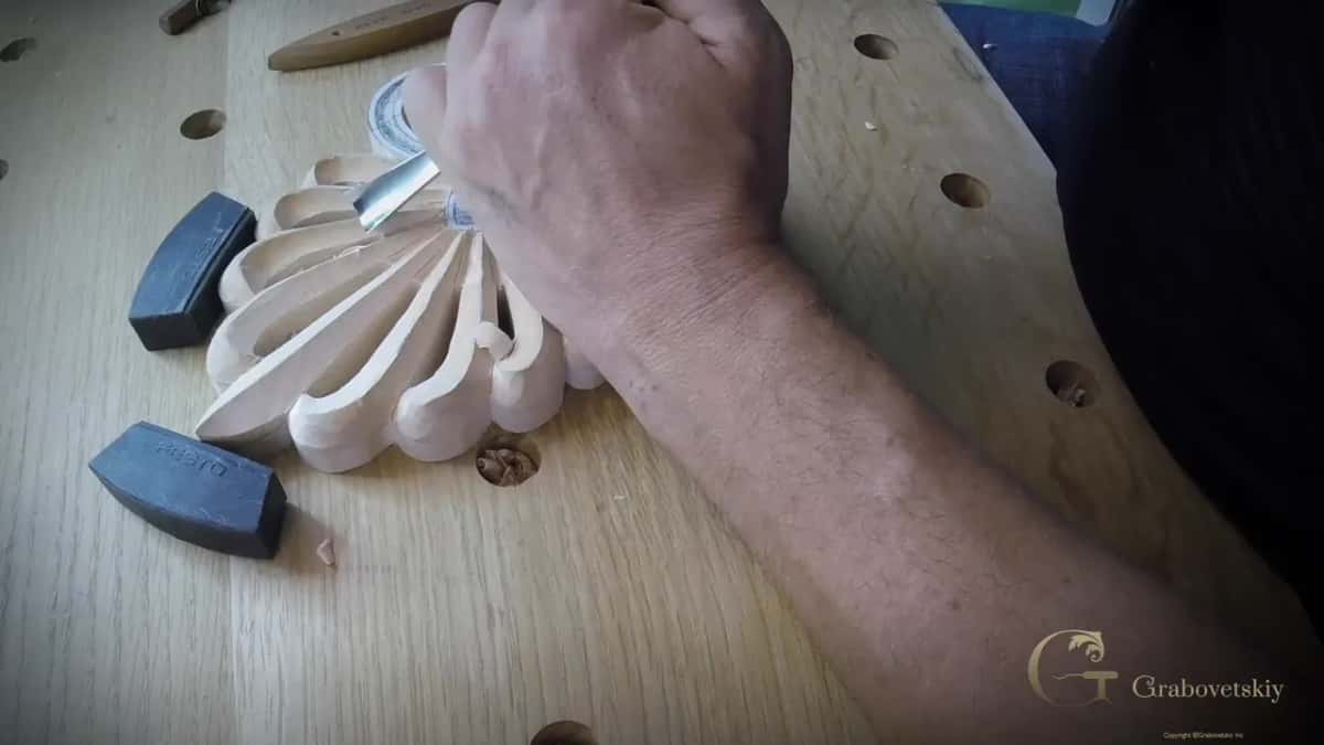 Fist low on a gouge handle